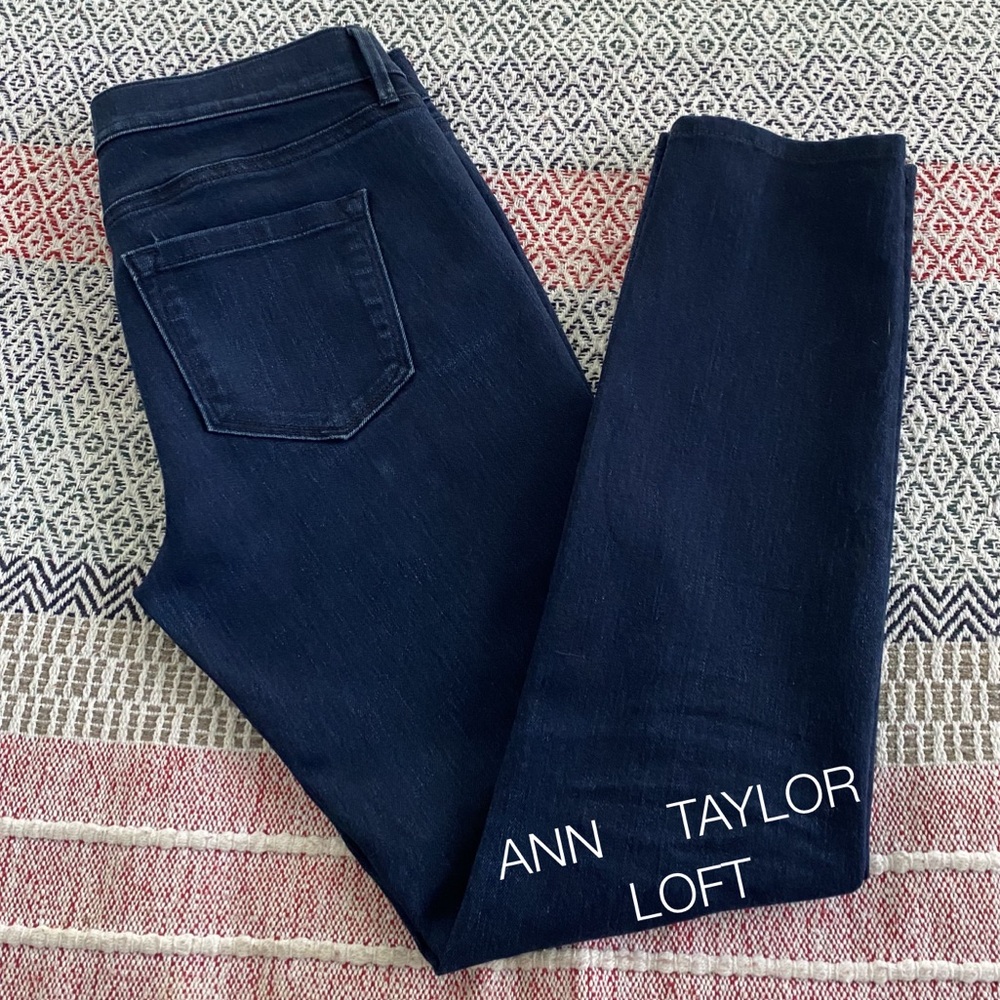 ANN TAYLOR LOFT Modern Skinny. Dark Indigo Wash. Excellent Condition.💛🌟